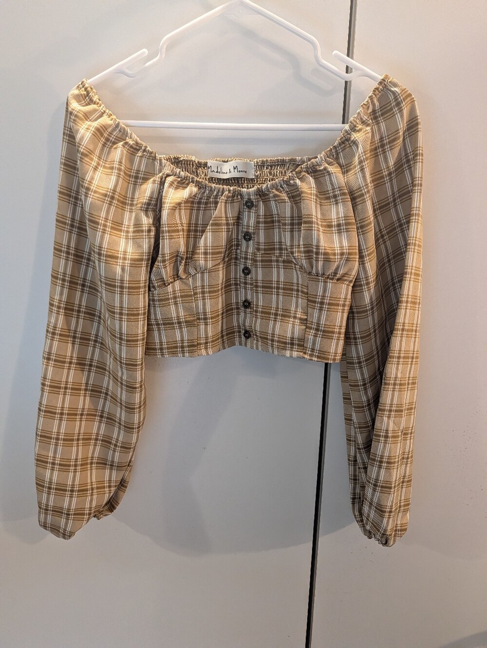 Madeline & Monroe Beige Plaid Womans Medium Cropped Long Sleeve Blouse